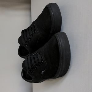 Vans - Black Sneakers